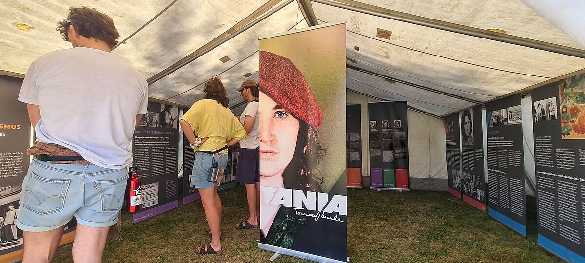 Die Tamara Bunke-Ausstellung auf dem Fusion Festival 2025. © HTW Berlin / Oliver Rump