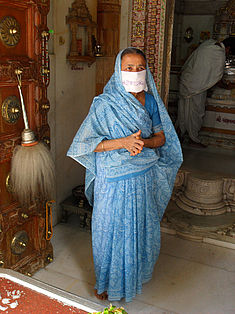 Jaina im Tempel 