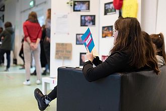 Infos bekommen Interessierte auch von der Couch aus. © HTW Berlin / Marco Ruhlig