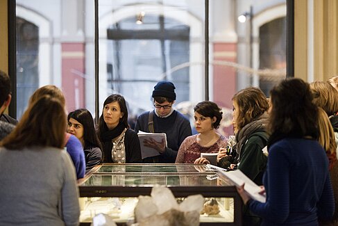 Students in a project with the Museum für Naturkunde Berlin.  © HTW Berlin/ Camilla Rackelmann