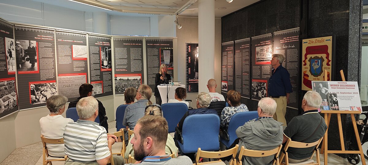 Eröffnung der Werner Seelenbinder-Ausstellung in Strausberg mit Rednerin Katrin Chod. © HTW Berlin / Oliver Rump